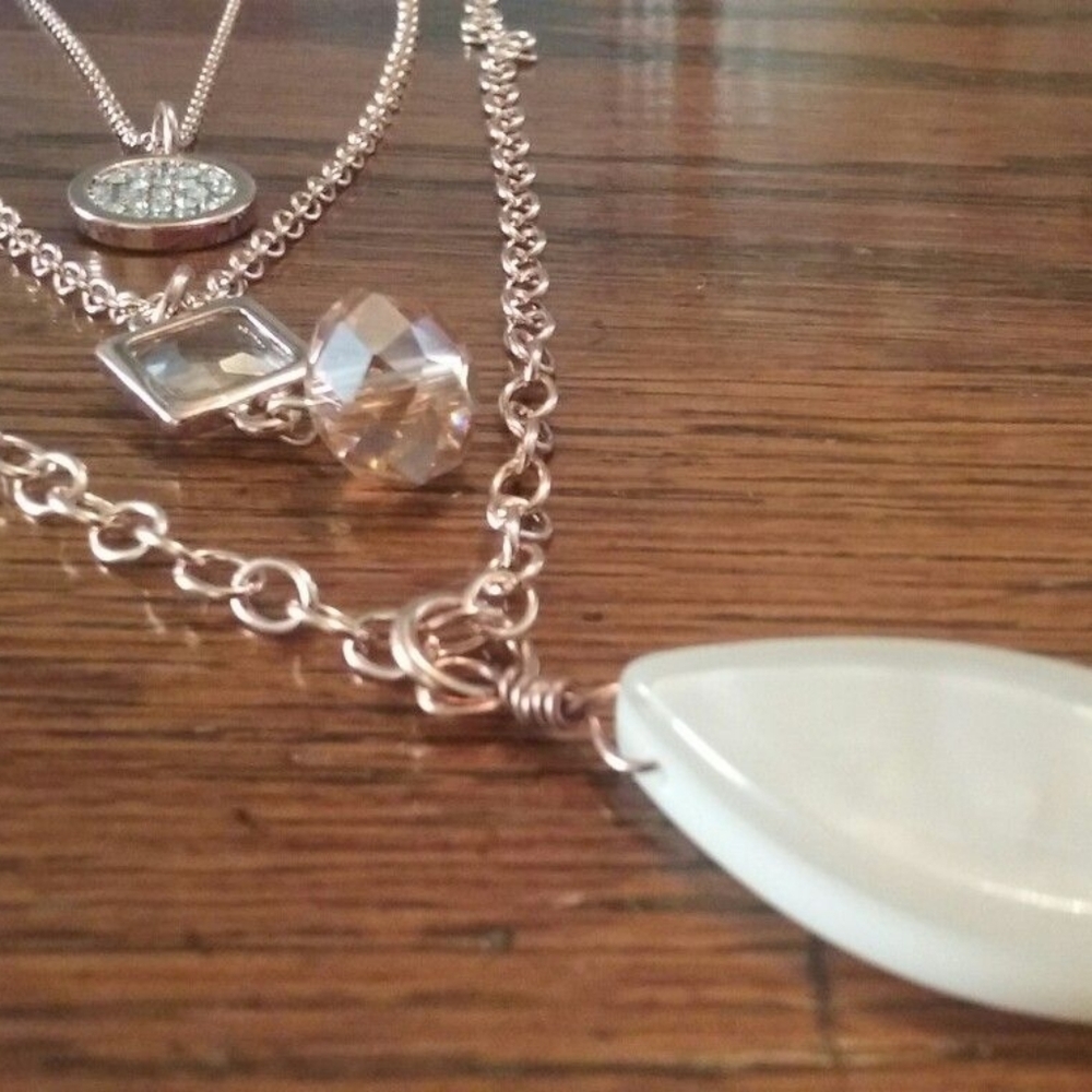 Rose Gold 3 piece necklace - Picture 2 of 2